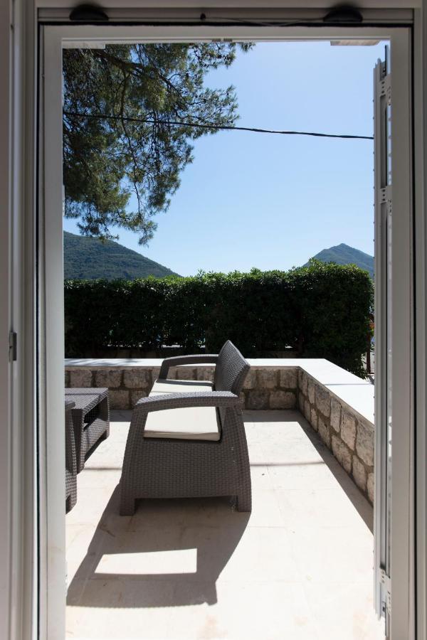 Spring Apartment Perast Buitenkant foto